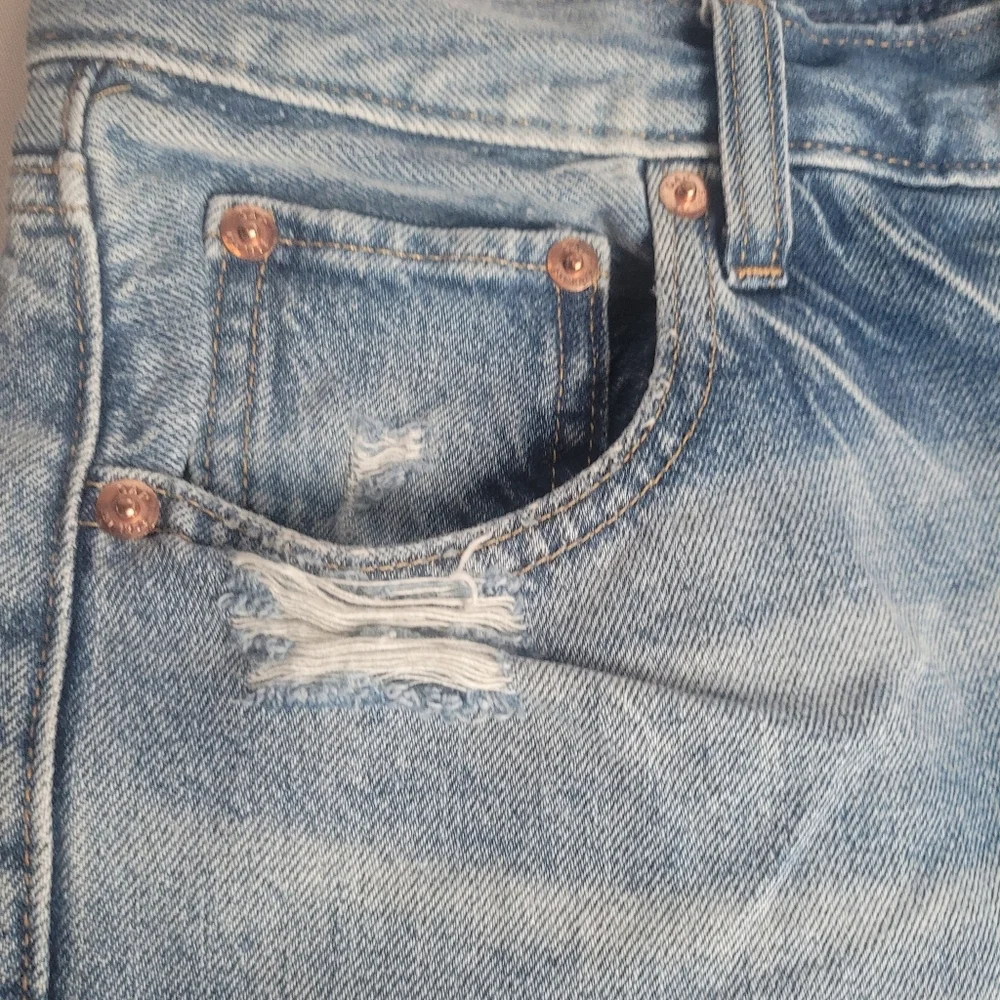 GAP Denim Buttonfly Midrise Boyfriend Frayed Hem Shorts Size 27/4R